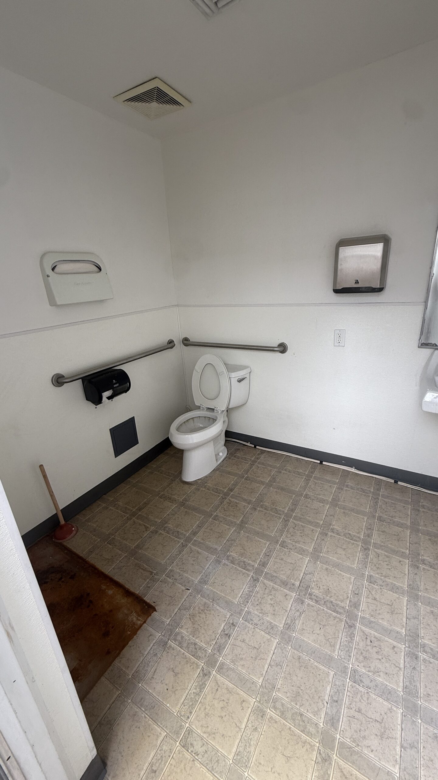 Commercial office restoration in Las Vegas, project photo 1